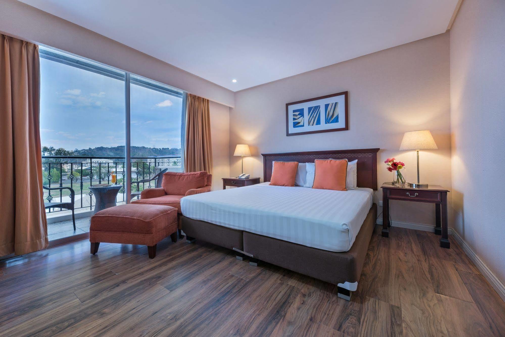 Court Meridian Hotel & Suites Olongapo Luaran gambar