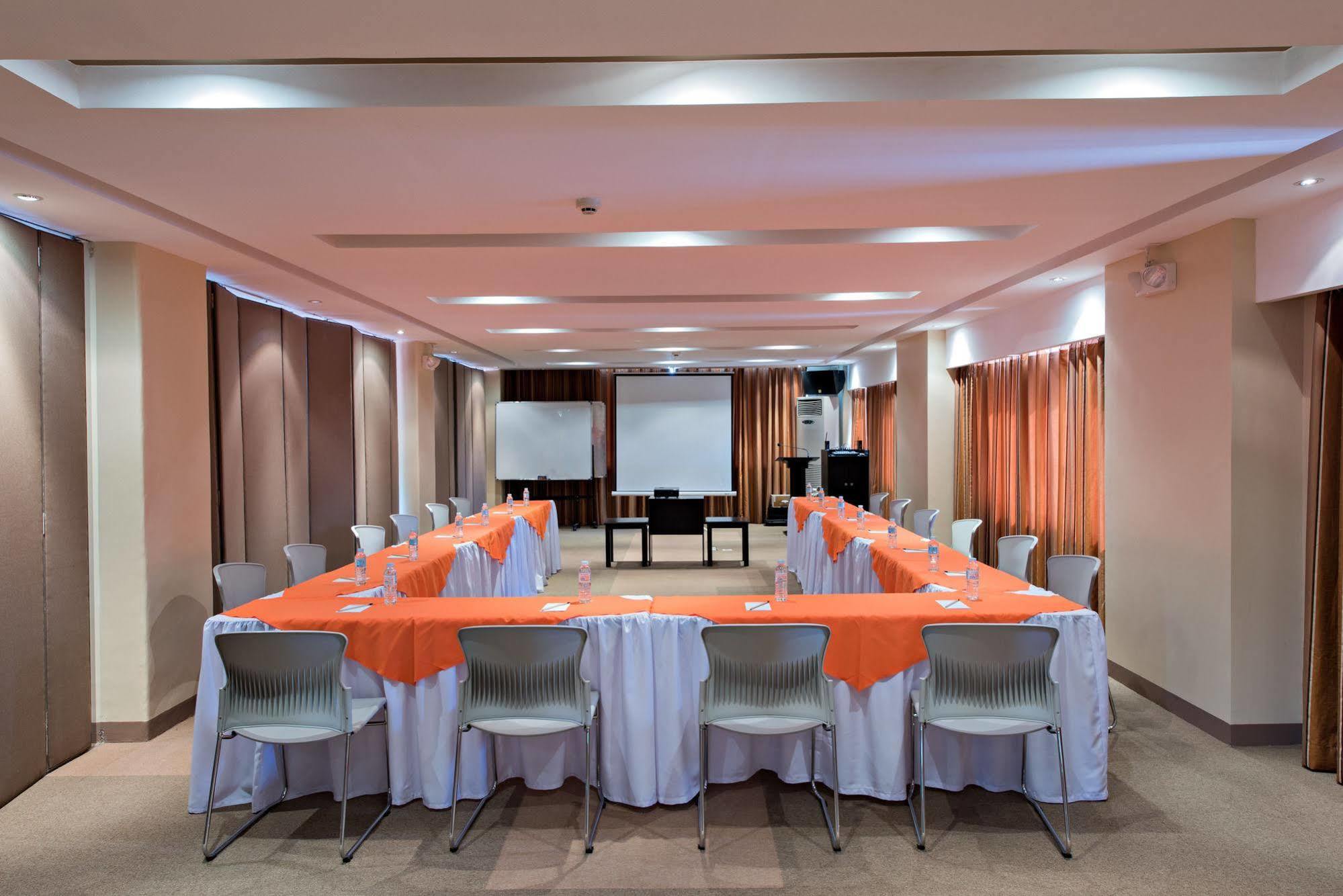 Court Meridian Hotel & Suites Olongapo Luaran gambar