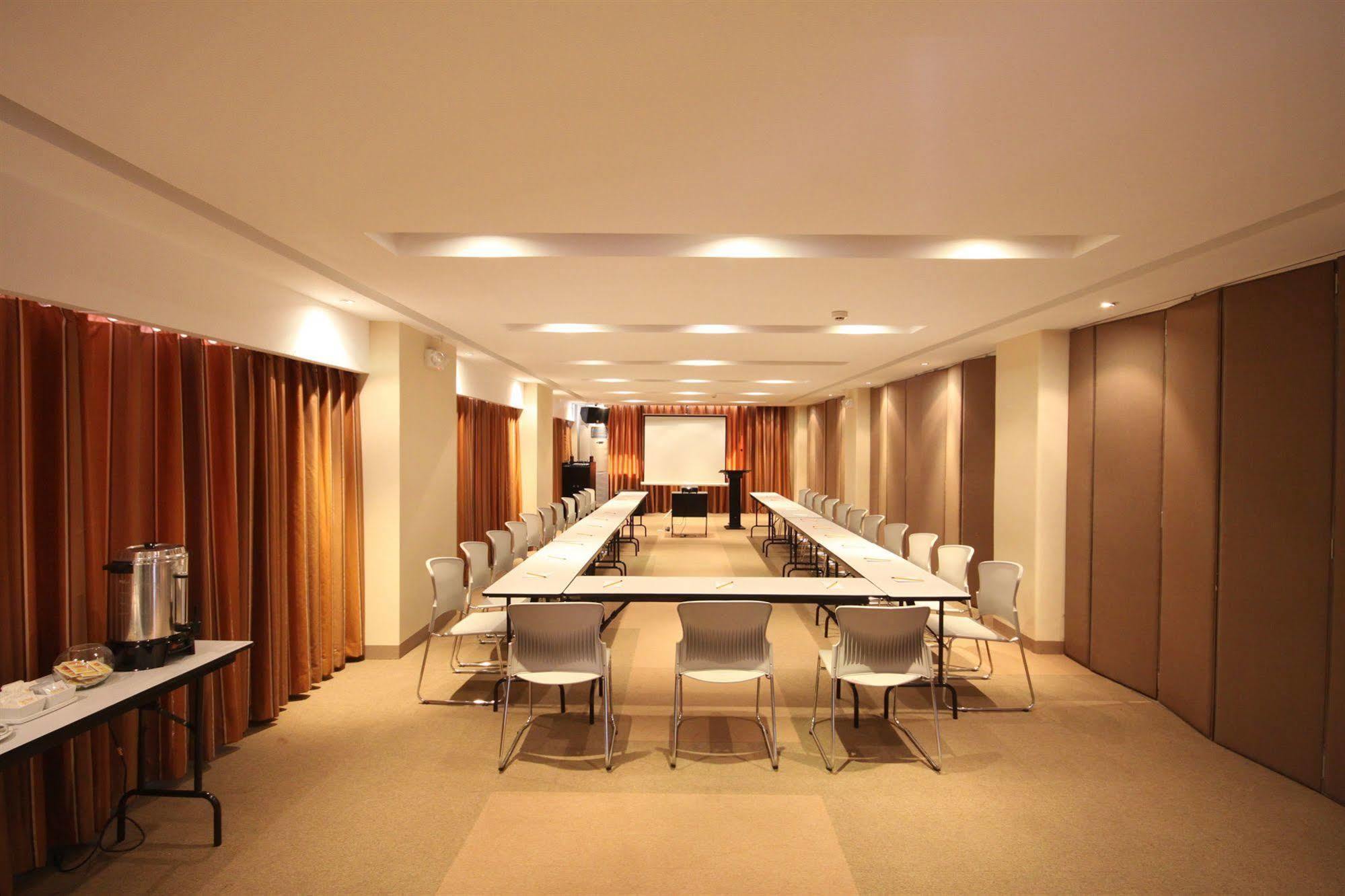 Court Meridian Hotel & Suites Olongapo Luaran gambar